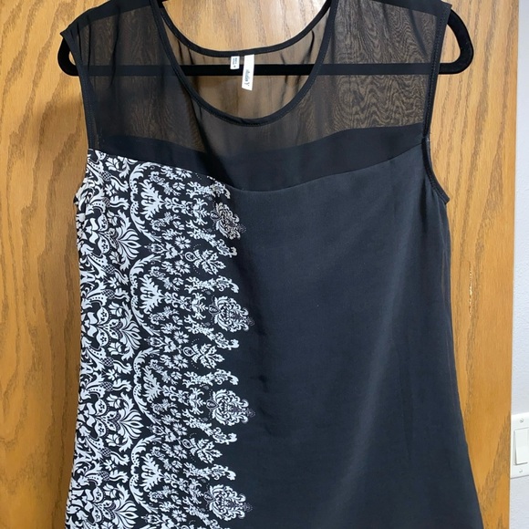 Studio Y Black and White Sleeveless Blouse with Sheer Mesh - SIZE S - Picture 1 of 5